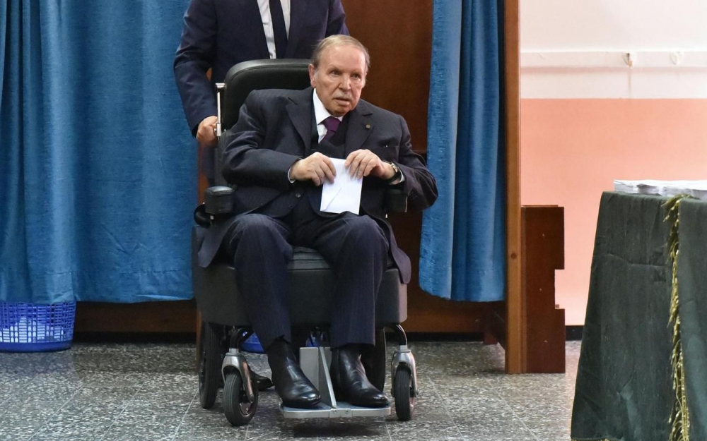 Algérie : Abdelaziz Bouteflika renonce à briguer un 5e mandat