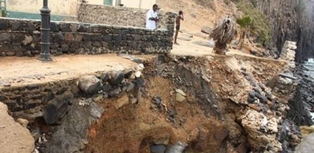Erosion et éboulement sur la corniche Est : Le Secrétaire général du ministère des mines annonce des solutions durables