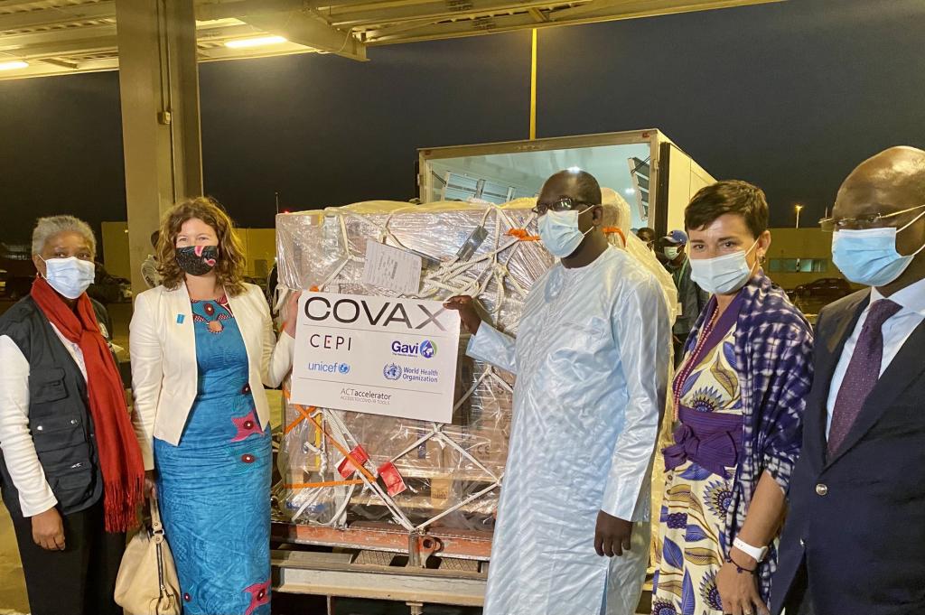 En attendant les 324 000 doses « Covax », le lot de seringues est déjà à Dakar
