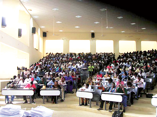 ENSEIGNEMENT SUPERIEUR : L’enseignement bimodal divise l’Université Cheikh Anta Diop