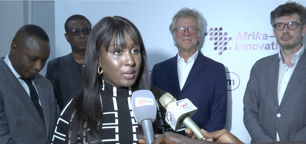 Forum Dakar : Un diplomate belge et une équipe d’Afrika innovation reçus par Youssou Ndour