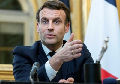 « Il faut relativiser »: après son agression, Macron dénonce « un fait isolé » « d’individus ultraviolents »