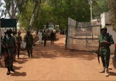 Des hommes armés enlèvent plus de 100 élèves dans le nord-ouest du Nigeria…