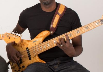MUSIQUE : Le bassiste Doudou Ba, à Dakar pour se ressourcer