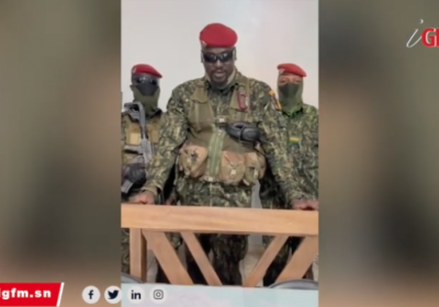 [Vidéo] Putsch en Guinée : Alpha Condé arrêté, les institutions dissoutes