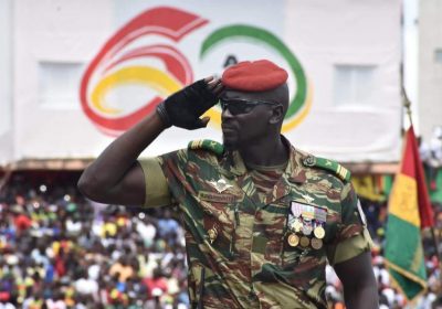 Guinée: L’armée entame le remplacement des autorités civiles