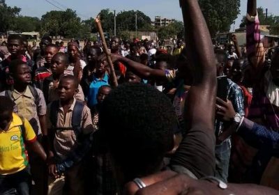 Pô(Burkina ): Une femme provoque une bagarre générale entre civils et militaires…