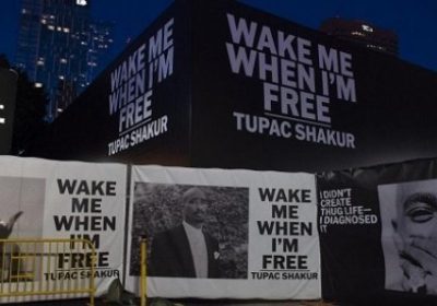 Une exposition en Hommage pour Tupac à Los Angeles