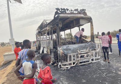 Dernière minute sur Ila Touba / Un bus avec à bord 80 personnes prend feu et brûle complètement…