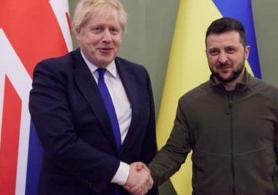 Boris Johnson :  » La Grande-Bretagne se tiendra côte à côte avec l’Ukraine aussi longtemps qu’il le faudra « 