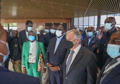 En visite au Sénégal, Guterres exhorte les pays riches à «passer aux actes»