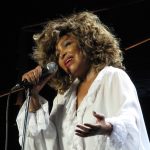 L’histoire de l’icône de la musique Tina Turner : D’abandonner en abus avant le succès absolu