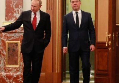 Poutine : Qui tente de l’arrêter, déclare la guerre à la Russie, prévient l’ex-président russe Medvedev