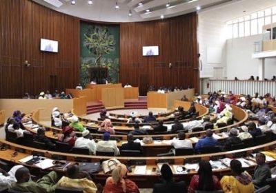 Assemblée nationale : les salaires des députés gonflent de 700 000 F CFA