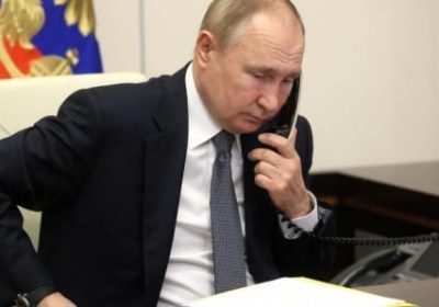 Opération de séduction : Quand Poutine se comporte comme Doumbouya