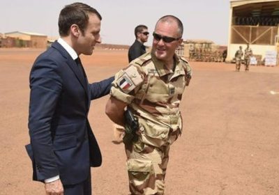 Macron prêche presque seul dans le désert du Sahel