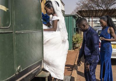 Zimbabwe : à Harare, une caravane dépanne les mariés pressés