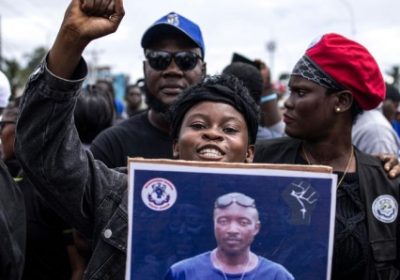 Jour de scrutin au Liberia : George Weah, le footballeur prodige devenu président, en quête d’un deuxième mandat
