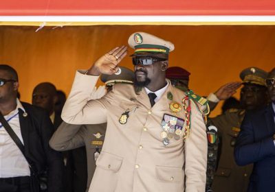 Guinée : les militaires au pouvoir dissolvent le gouvernement